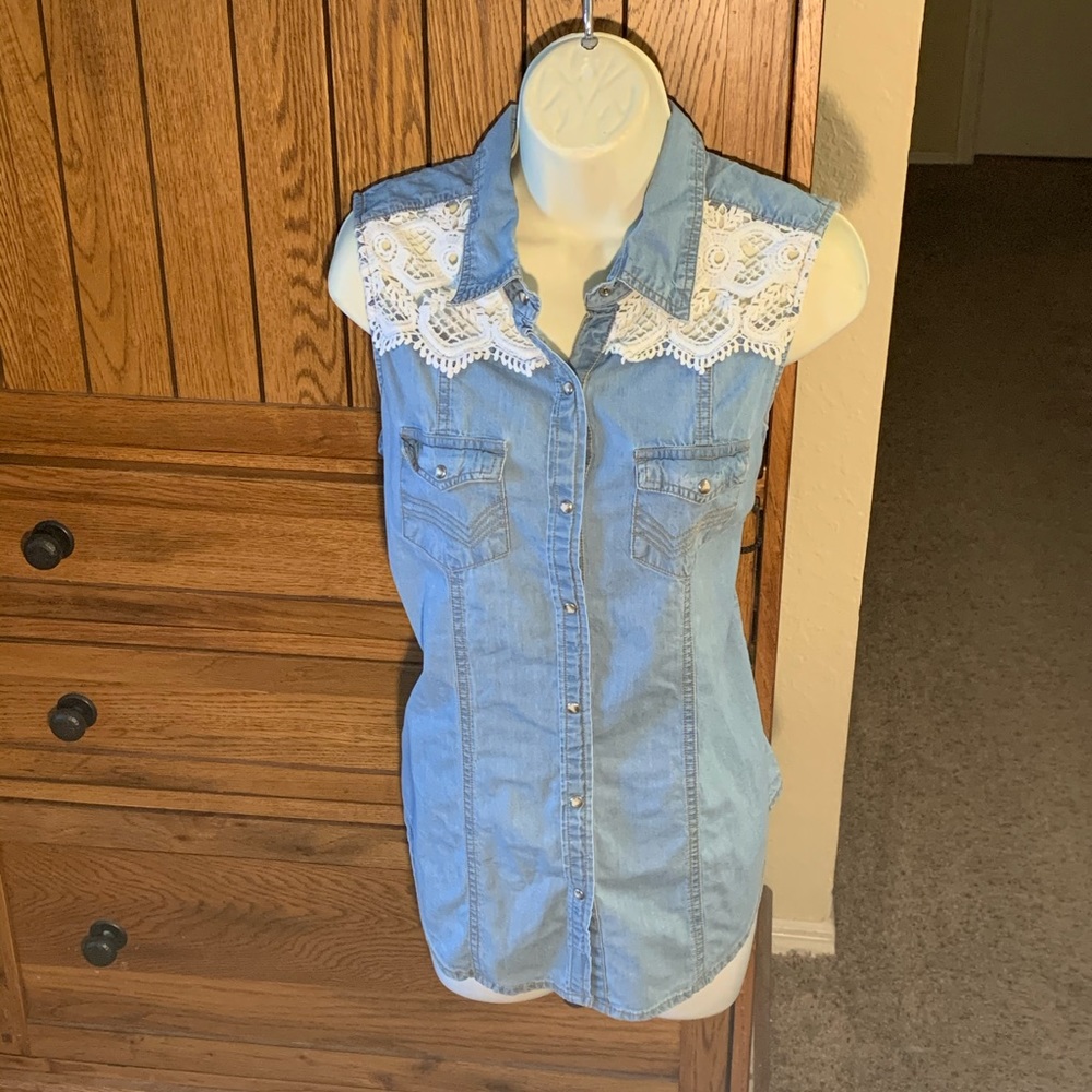 Cumberland Outfitters denim/lace button up tank
